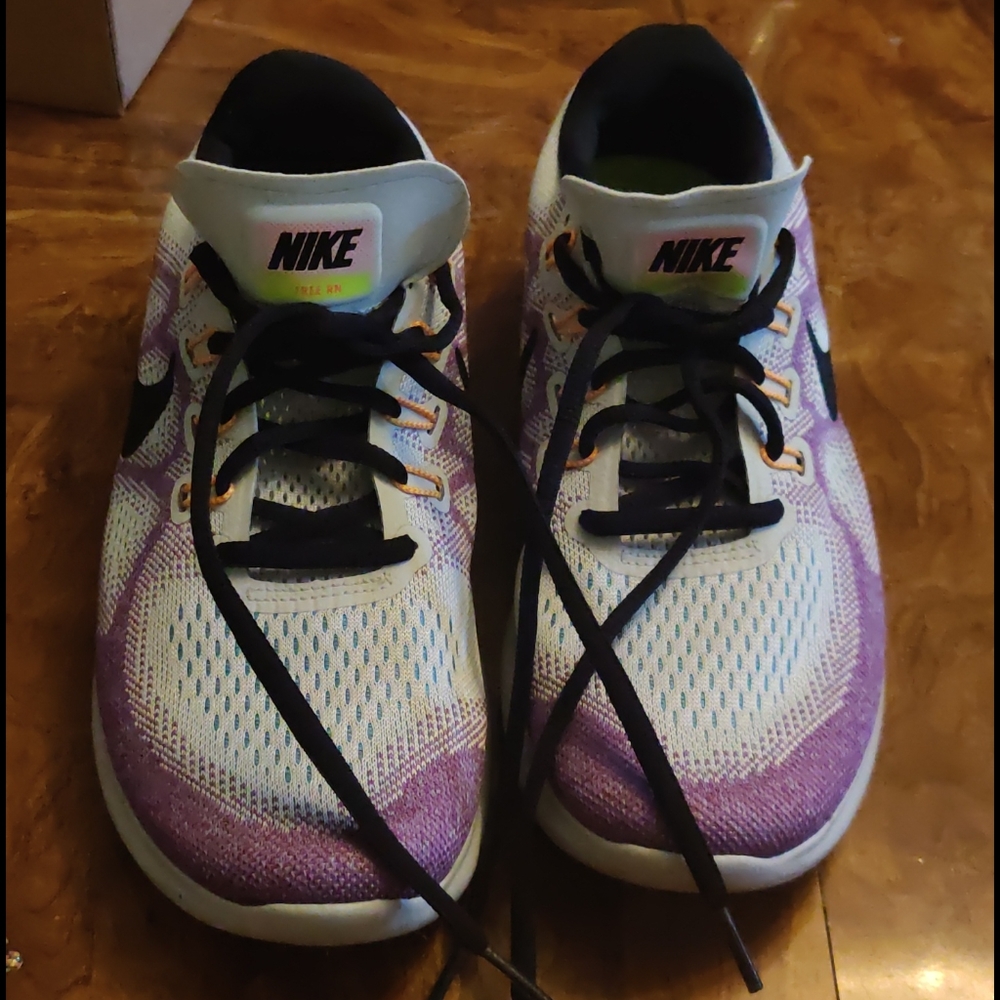 Gentle used Nike RN shoes